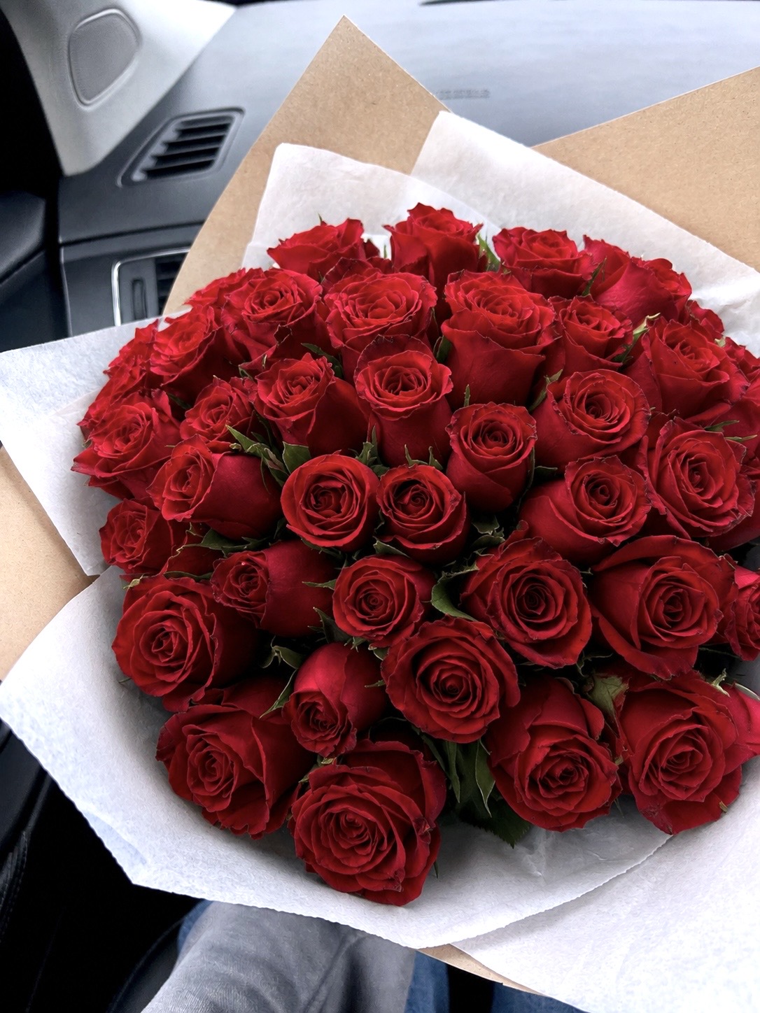 25 Red Roses bouquet