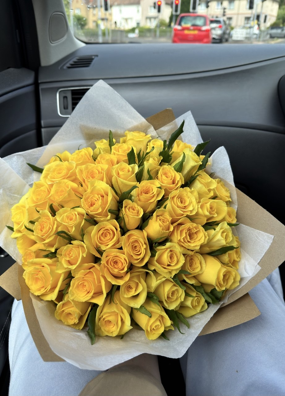 25 Yellow Roses bouquet